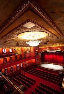 Дом оперы Сюреййа