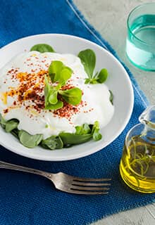 Verdolaga con yogur y ajo