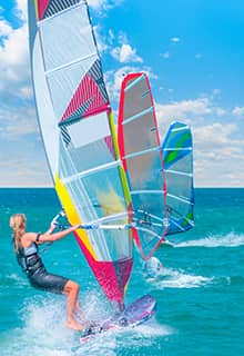 ركوب القوارب الشراعية