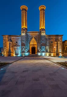 مدرسه مناره دوقلو ، ارزروم