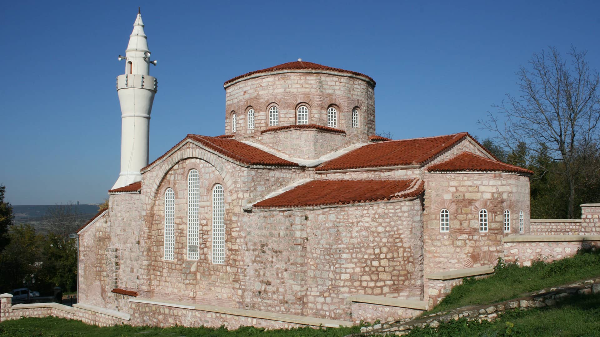 https://cdn.goturkiye.com/goturkiye/kirklarelivizegazisuleyman-pasamosquekucuk-ayasofya-3888x2592px72-dpi-icerik.jpg