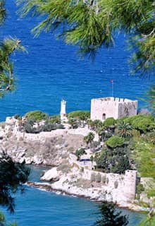 Güvercinada Castle