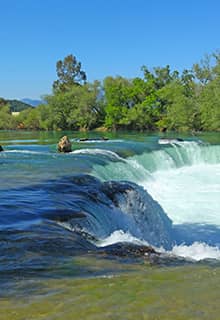 Lado de la cascada de Manavgat Antalya