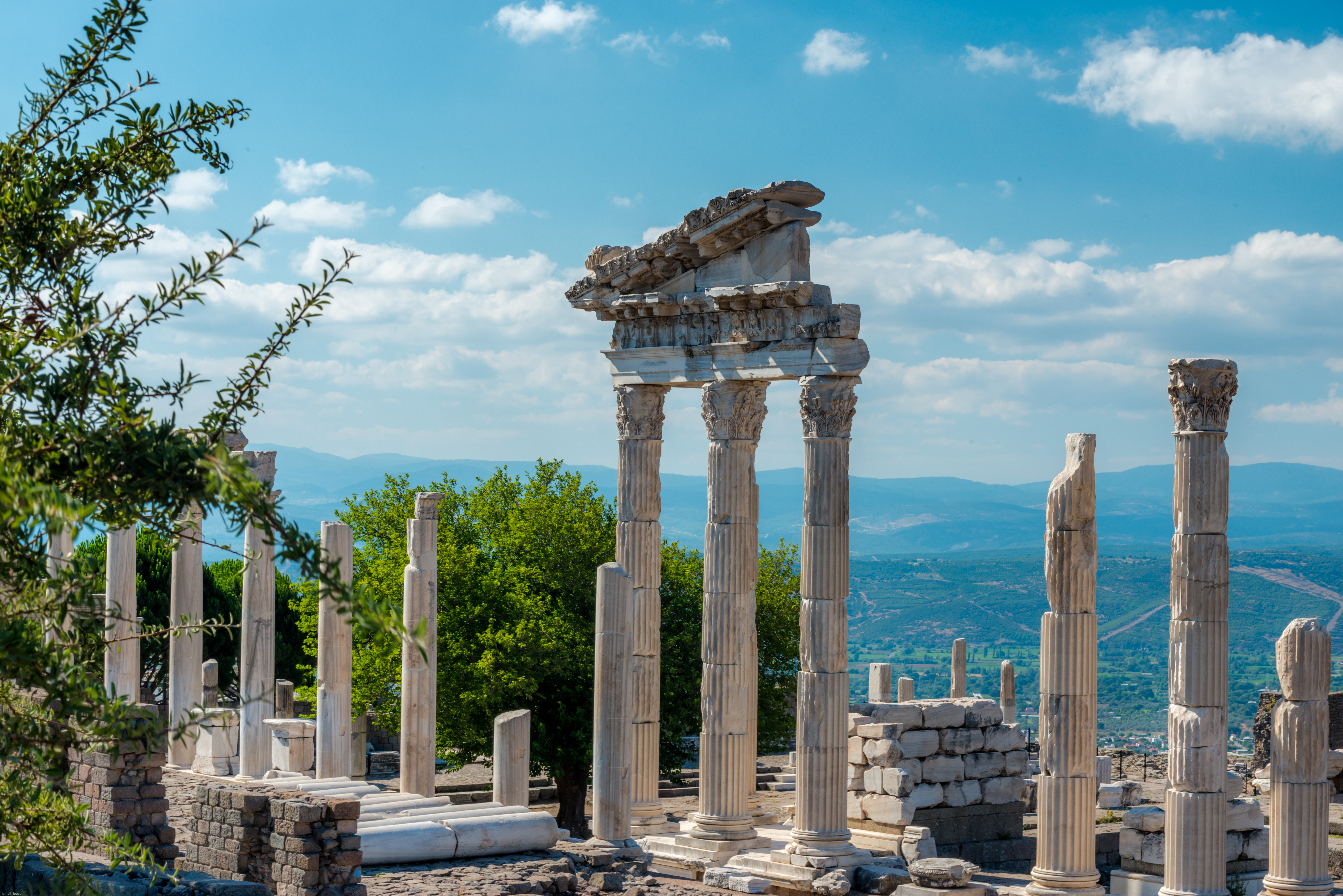 izmir-pergamon-ancientcity.jpg