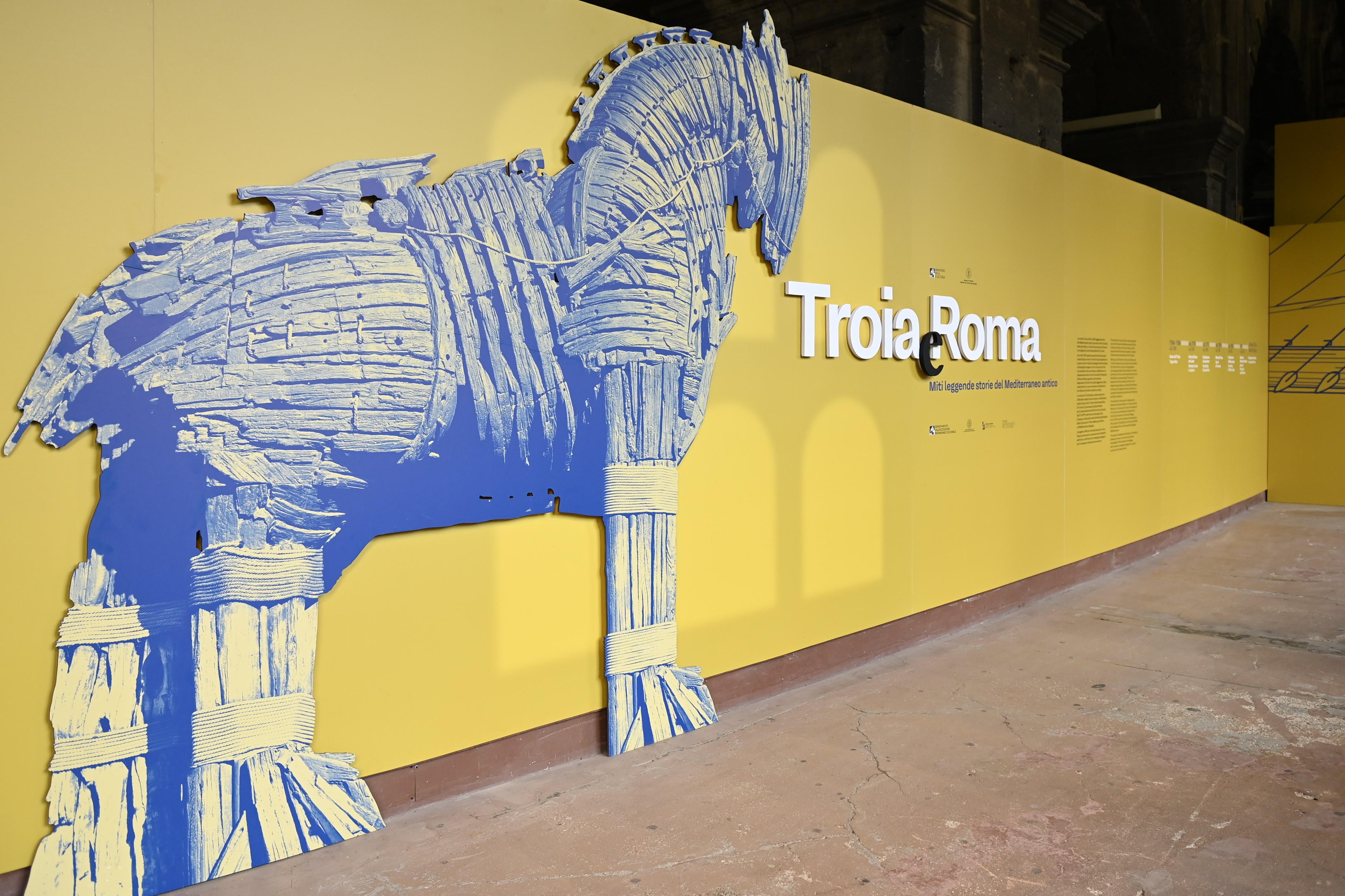 00-exhibition-of-trojan-artefacts.jpeg