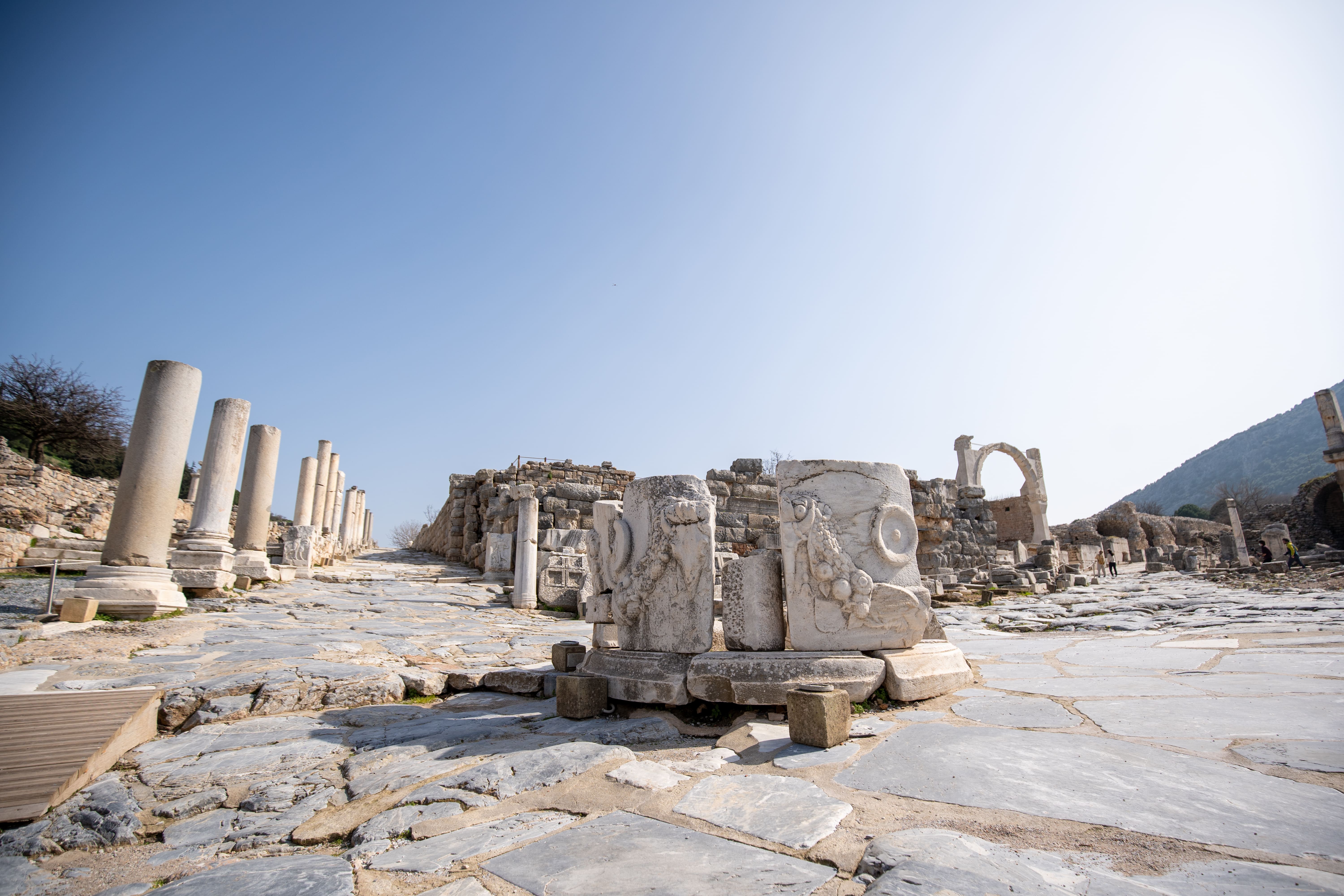 izmir-ephesus-ancient-city-1.jpg