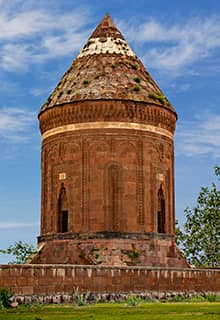 Mausoleo Histórico del Pueblo de Ahlat de Hüseyin Timur Ahlat, Gobernante Selyúcida
