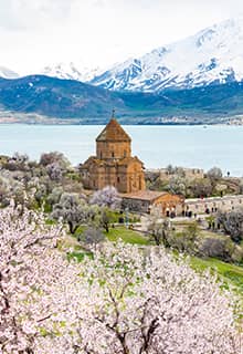 کلیسای آکدامار، وان
